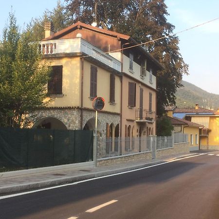 Villa Cesarina, Vallio Terme , Salo' Стая снимка